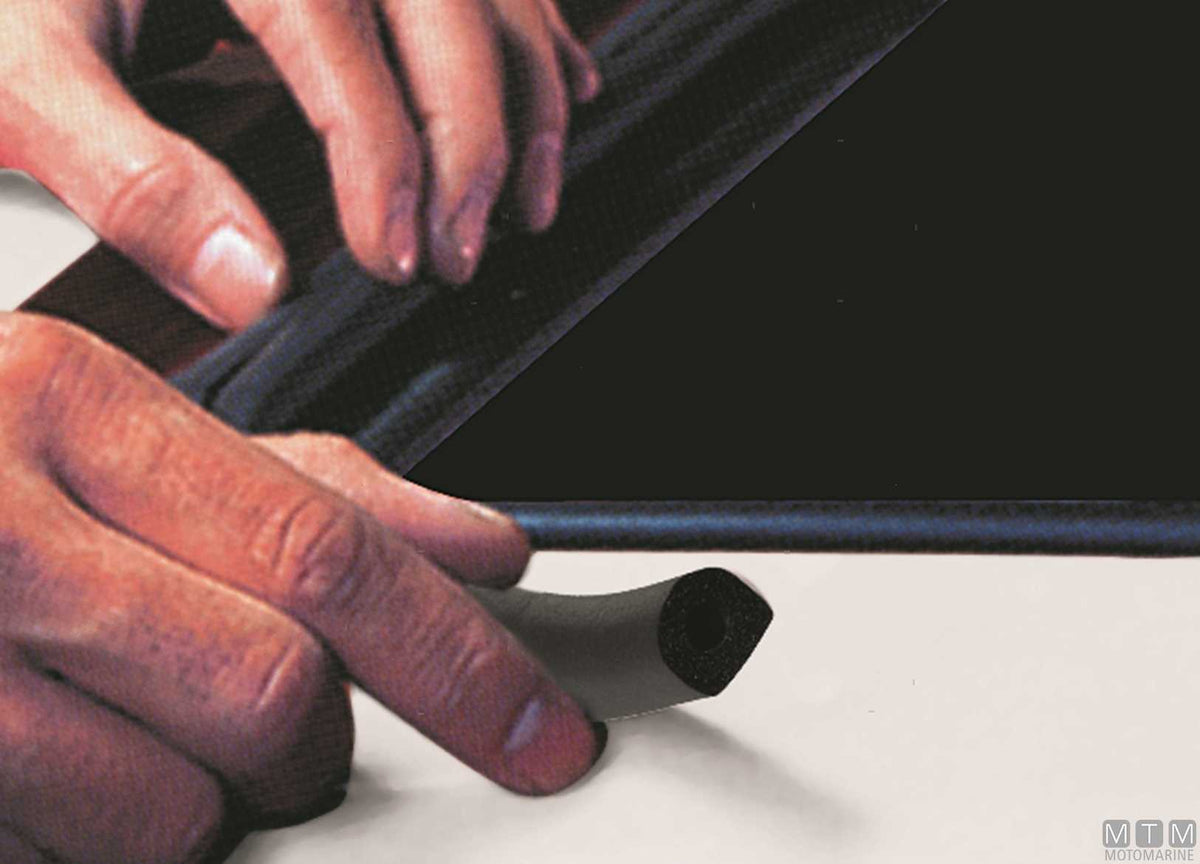 GUARNIZIONE TRIM-LOK DO RUBBER NERO 9MM ADESIVO HT 15M